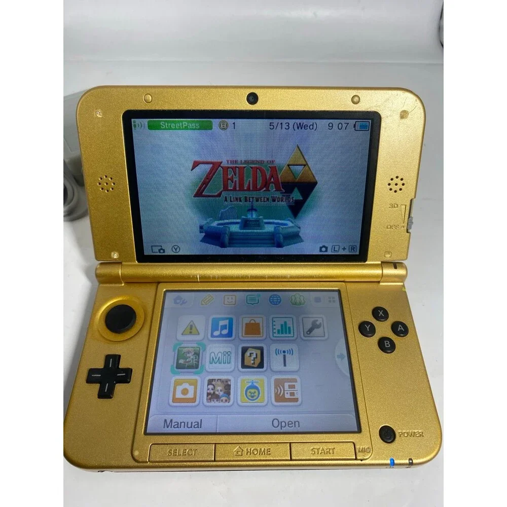 Gold Triforce Nintendo 3DS XL The Legend of Zelda A Link Between Worlds + case